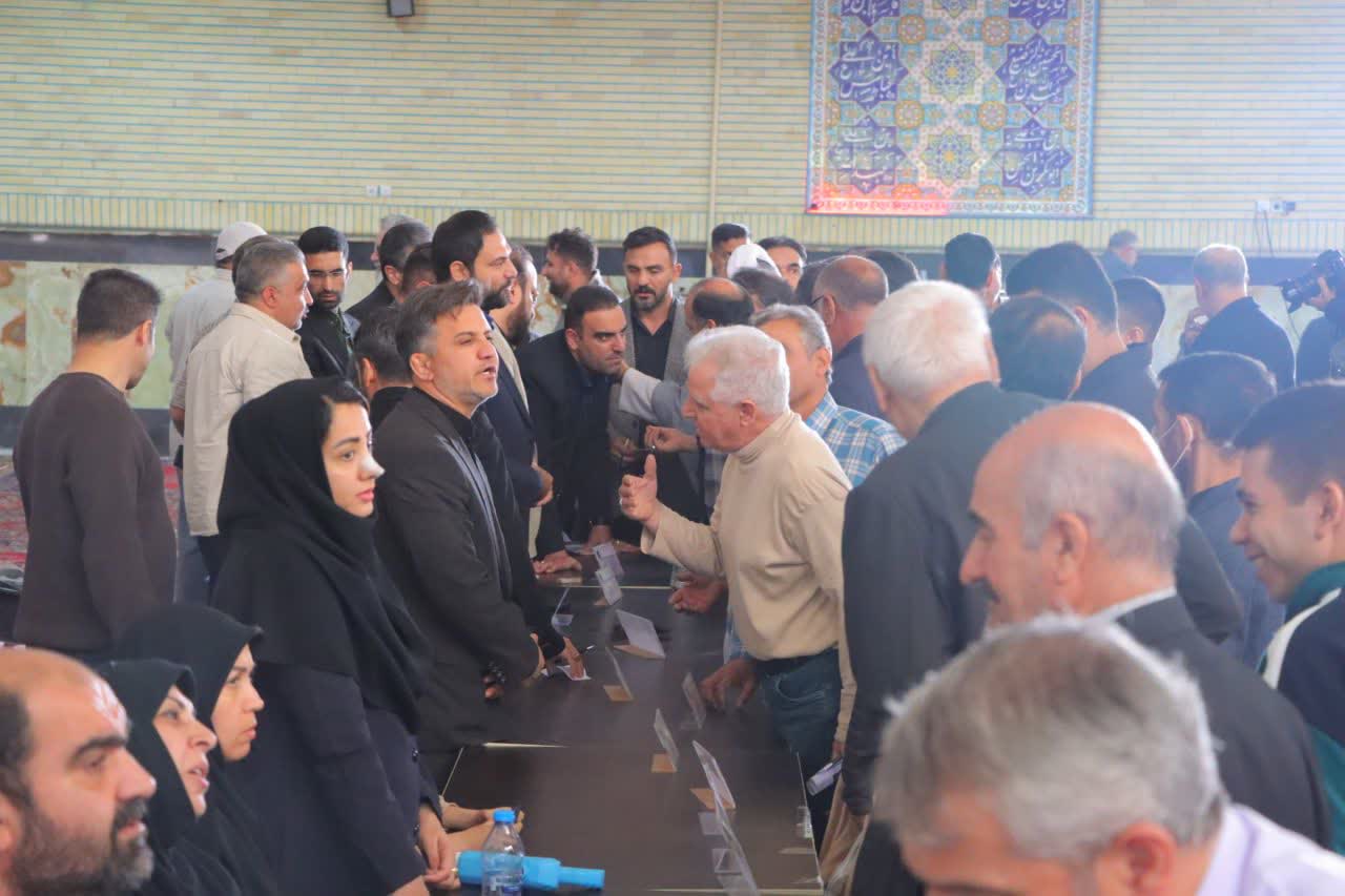 میز خدمت شهردار و اعضای شورای اسلامی شهر 